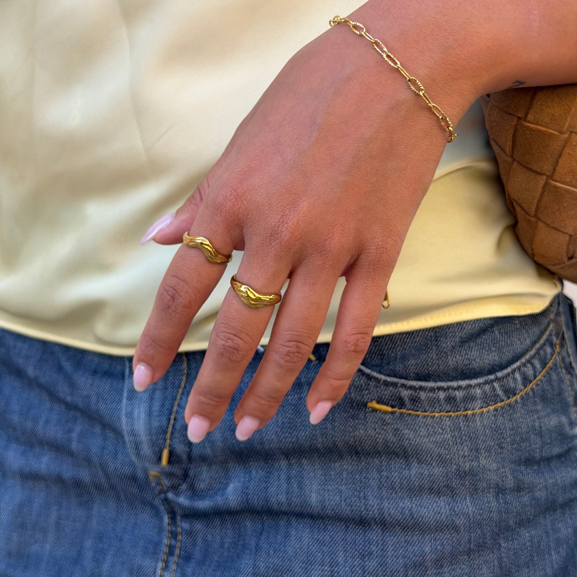 Aveline Ring